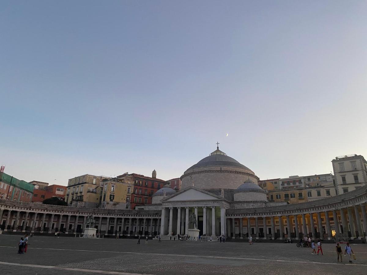 Апартаменти Casa Tiare, The Heart Of Piazza Plebiscito Неаполь Екстер'єр фото